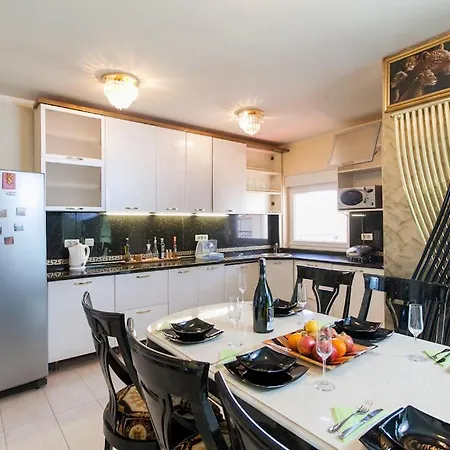 Chiara Apartment *